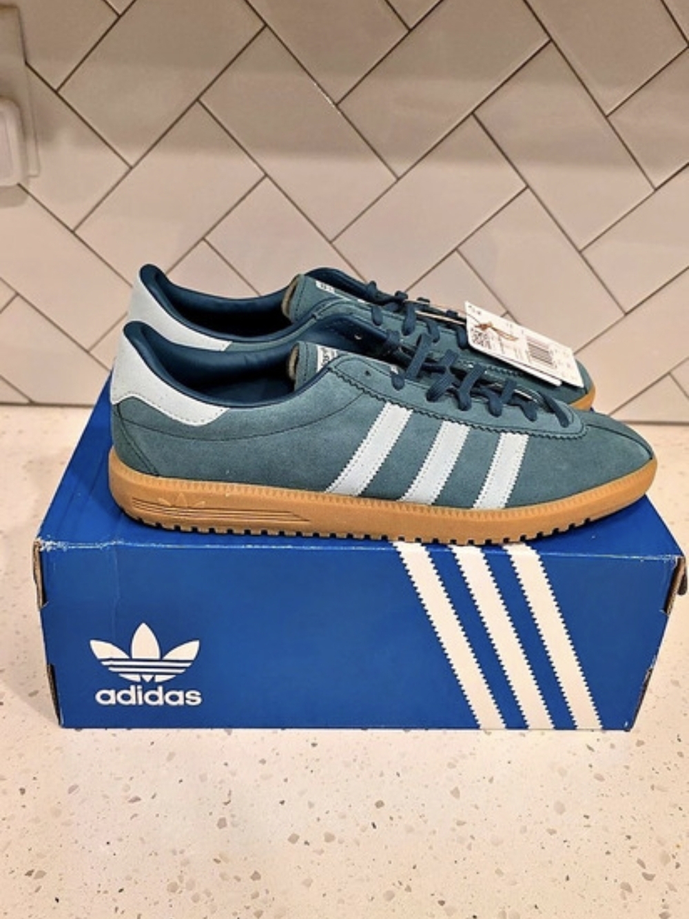 adidas Samba OG Sneakers in Green And White Size 10 NWT - Picture 2 of 5